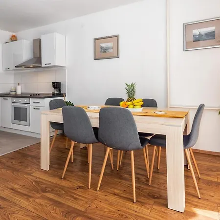 아파트 Neda 스플리트