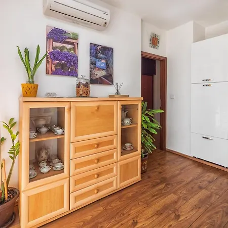 Neda Apartment